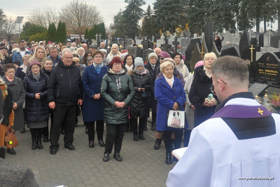 066 Procesja na nowym cmentarzu.jpg